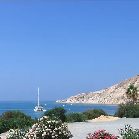 Amoroza Willa Pissouri
