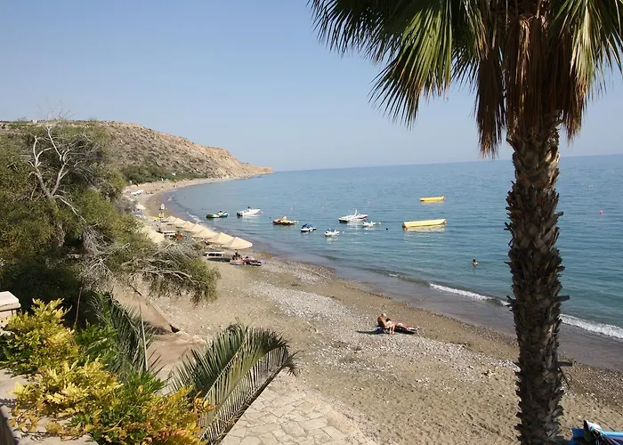 Amoroza Vila Pissouri